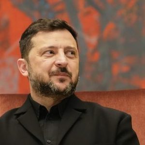 en-direct,-guerre-en-ukraine:-volodymyr-zelensky-affirme-quune-entreprise-du-groupe-roscosmos-a-ete-touchee-par-des-missiles-ukrainiens-dans-loblast-de-samara,-en-russie