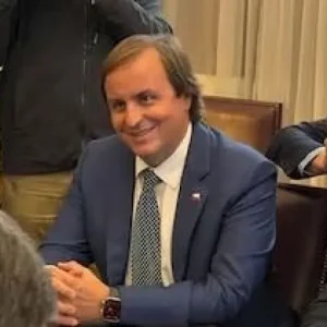tras-renuncia-de-duco:-confirman-a-francisco-riveros-como-ministro-del-deporte