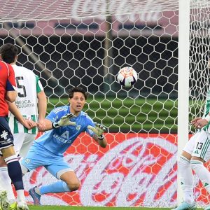 asi-quedaron-las-tablas-tras-la-derrota-de-nacional-con-racing:-el-cervecero-es-puntero-de-la-tabla-anual-y-penarol-puede-sacarle-una-diferencia-amplia-al-tricolor