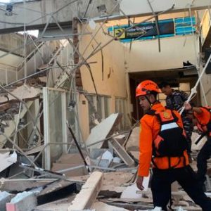 les-images-du-seisme-qui-a-frappe-lest-de-lindonesie-et-fait-au-moins-38morts