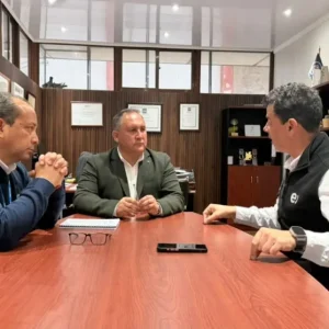 entel-entrega-antena-starlink-a-vicuna-para-reforzar-conectividad-ante-emergencias