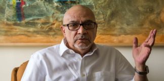 Andrés Caleca y la mesa: Es como caminar sobre vidrio, pero aspiramos a una transición democrática andres-caleca-y-la-mesa:-es-como-caminar-sobre-vidrio,-pero-aspiramos-a-una-transicion-democratica