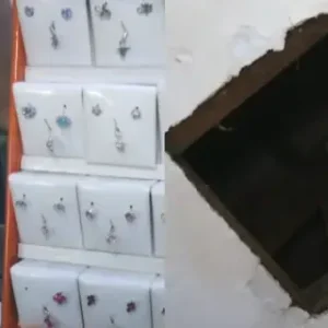 delincuentes-entran-por-el-techo-y-roban-joyeria-en-los-pozos