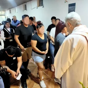 monsenor-gualberti-celebra-a-la-virgen-de-urkupina-en-palmasola
