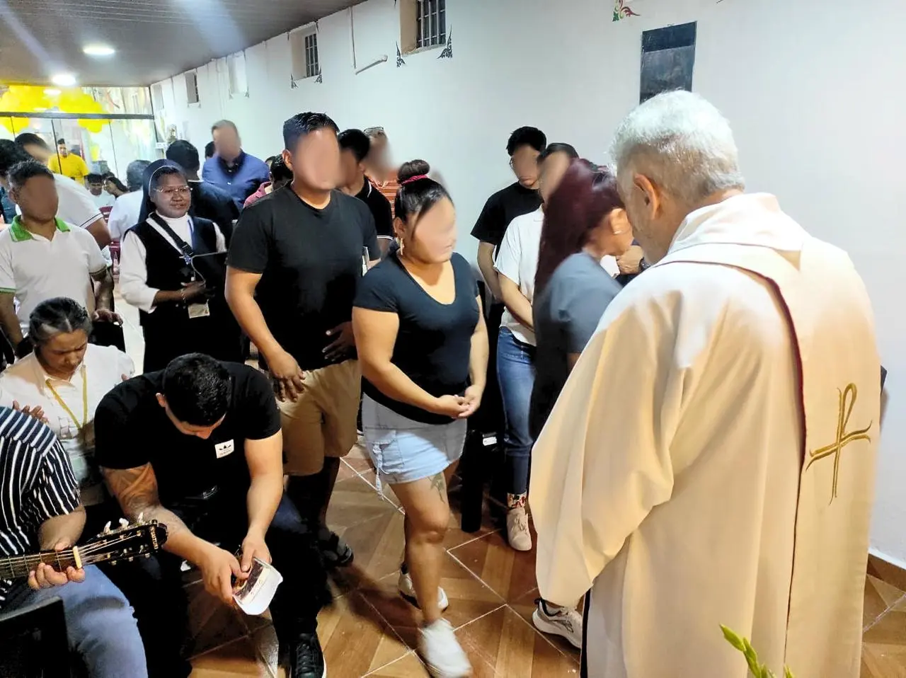 monsenor-gualberti-celebra-a-la-virgen-de-urkupina-en-palmasola