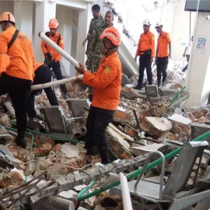 terremoto-de-magnitud-7.7-deja-47-muertos-en-indonesia