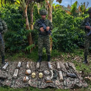caen-drones-bomba-y-un-explosivista-de-las-disidencias-de-las-farc-en-briceno:-golpe-frontal-al-aparato-explosivo-del-frente-36