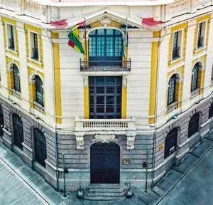 cancilleria-habilita-linea-de-atencion-a-bolivianos-en-antofagasta