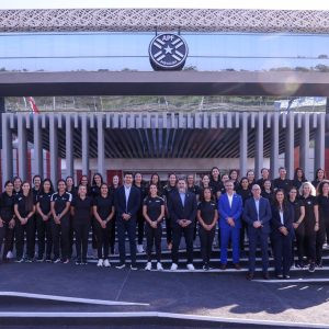 arbitras-paraguayas,-en-un-curso-de-fifa-rap-purete