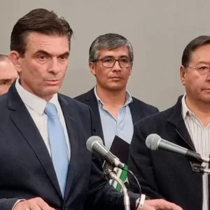 analista:-arce-fue-el-caballo-de-troya-del-mas;-paz-fue-una-casualidad,-el-triunfo-fue-de-lara