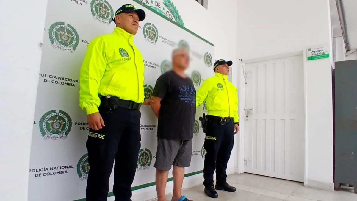 aprovecho-que-su-esposa-cuidaba-a-una-nina-y-habria-abusado-de-ella-al-menos-tres-veces:-investigan-a-sujeto-de-62-anos-capturado-en-medellin