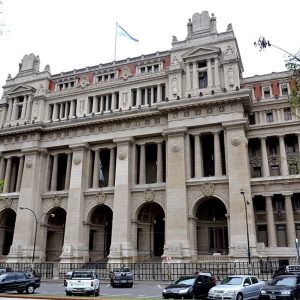 supreme-court-sets-limits-on-presidential-use-of-emergency-decrees