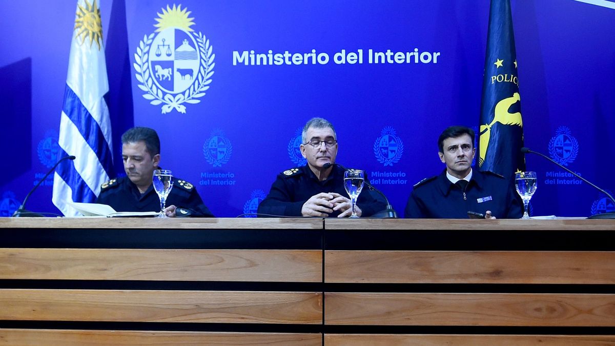 “a-‘prima-facie’-no-hay-delito”,-dijo-el-ministerio-del-interior-sobre-episodio-de-hinchas-de-penarol-en-omnibus-de-coetc