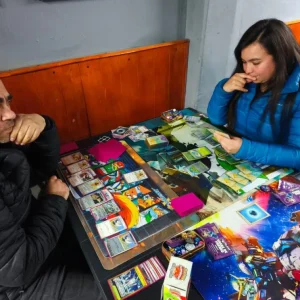 el-mundo-que-se-esconde-detras-de-las-cartas-pokemon