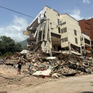 aumentan-a-6.438-los-fallecidos-por-el-doblete-sismico-en-venezuela
