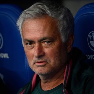 mourinho-e-apresentado-oficialmente-pelo-real-madrid-a-portas-fechadas