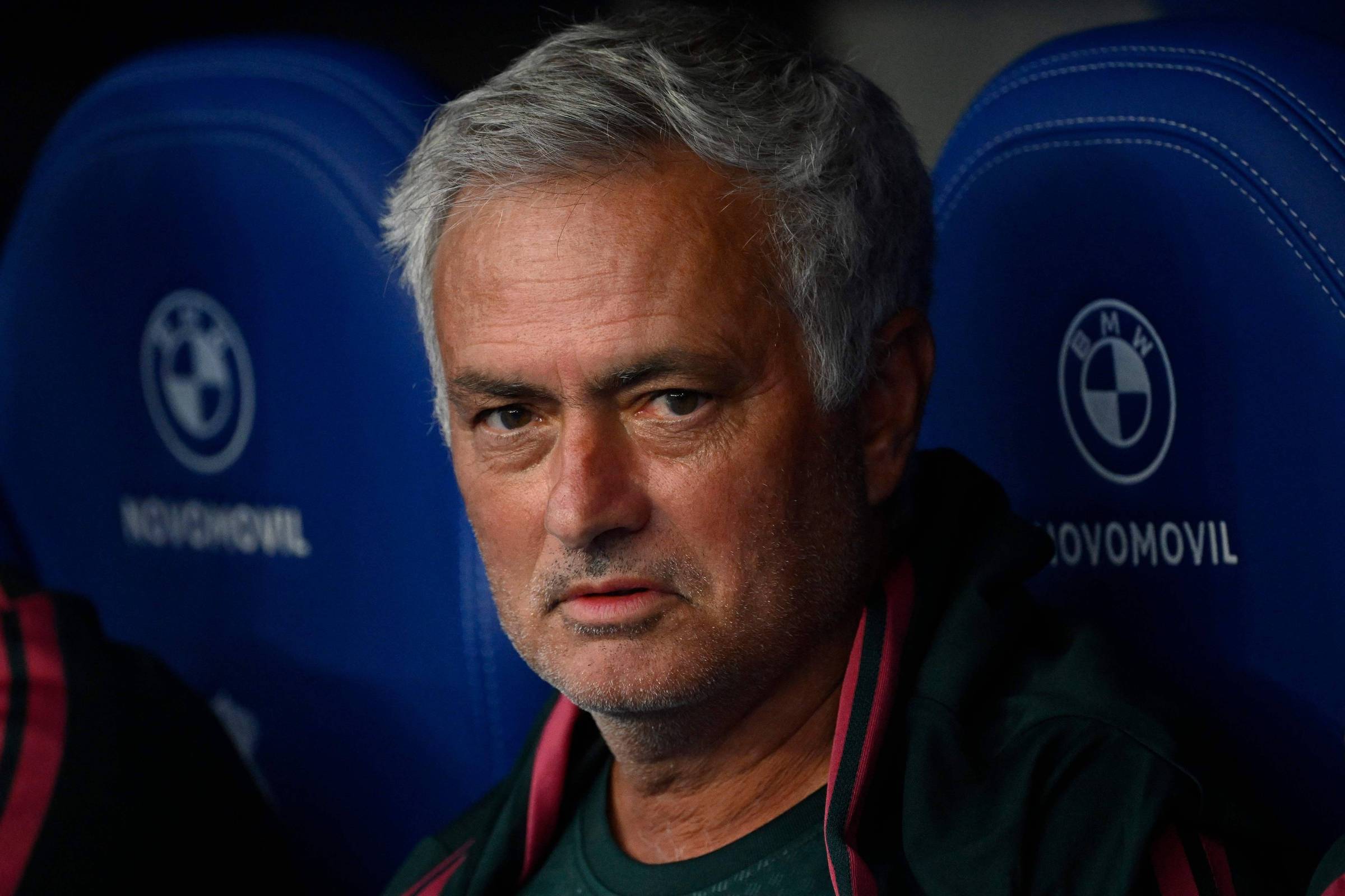 mourinho-e-apresentado-oficialmente-pelo-real-madrid-a-portas-fechadas