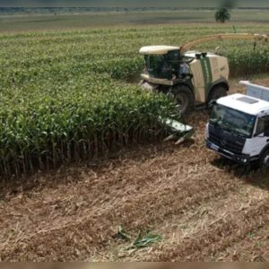 parana-autoriza-alunos-a-partir-de-16-anos-a-operar-tratores-em-colegios-agricolas