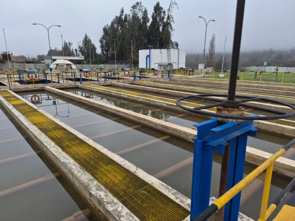 aguas-del-valle-retoma-produccion-de-agua-potable-en-planta-las-rojas-tras-disminucion-de-turbiedad