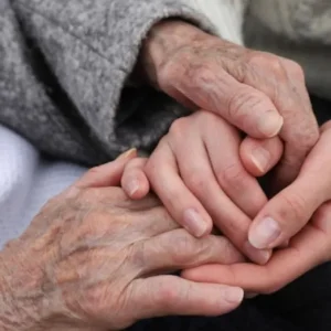 curso-gratuito:-5.000-cupos-para-cuidadores-de-adultos-mayores