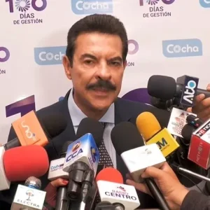 manfred-impulsa-federalismo-y-cuestiona-parches-a-la-cpe