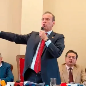 en-cochabamba,-tuto-presenta-propuesta-para-reformar-la-cpe