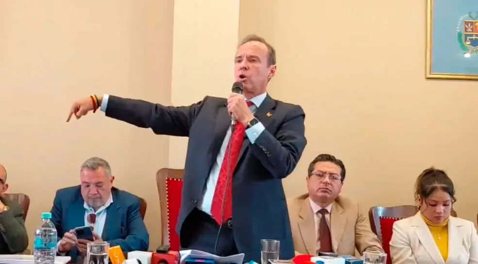 en-cochabamba,-tuto-presenta-propuesta-para-reformar-la-cpe