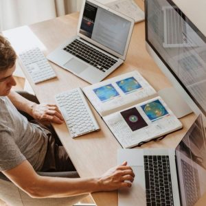 cobra-en-dolares-trabajando-para-el-exterior:-las-mejores-paginas-para-conseguir-empleo-remoto