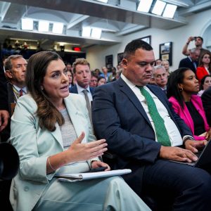 trump-manda-reporter-se-calar,-e-casa-branca-diz-que-filhos-‘vao-se-envergonhar’-dela