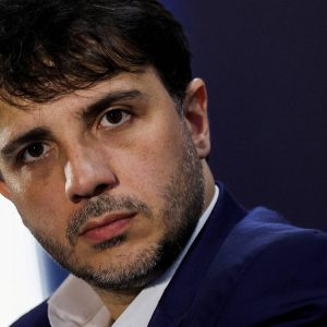 mpf-processa-renan-santos-e-mbl-por-ofensas-a-indigenas-e-pede-r$-500-mil-de-indenizacao