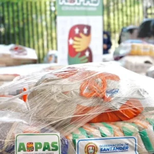 mas-de-125-toneladas-de-ayudas-humanitarias-fueron-despachadas-desde-santander-al-eje-cafetero,-choco-y-valle-del-cauca:-sigue-recogiendo
