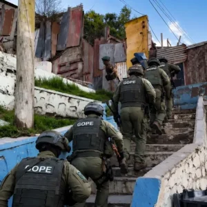 en-prision-preventiva-quedan-dos-sujetos-por-disparar-contra-municipio-de-coquimbo