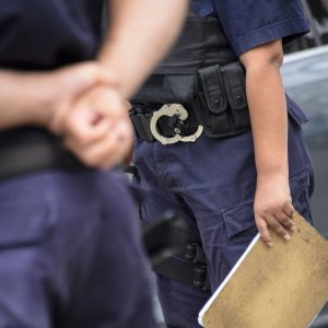 “ley-del-herido”-y-policias-que-quedan-sin-trabajo-ni-jubilacion:-los-planteos-de-sindicato-policial-al-ministro-negro