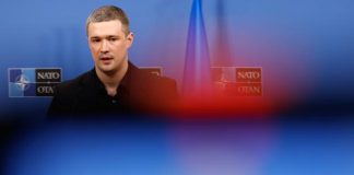 EN DIRECT, guerre en Ukraine: Mykhaïlo Fedorov, le populaire ex-ministre de la défense écarté par Volodymyr Zelensky, demande douvrir la voie à des élections en-direct,-guerre-en-ukraine:-mykhailo-fedorov,-le-populaire-ex-ministre-de-la-defense-ecarte-par-volodymyr-zelensky,-demande-douvrir-la-voie-a-des-elections