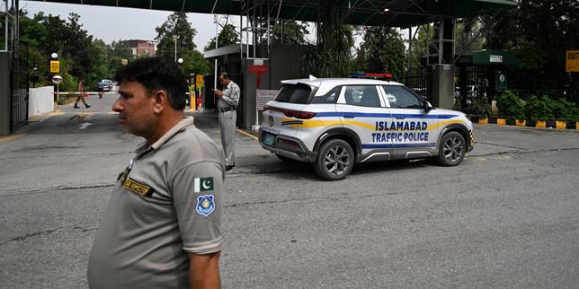 pakistan:-imran-khan,-lancien-premier-ministre-emprisonne-depuis-trois-ans,-obtient-son-transfert-temporaire-dans-un-hopital-dislamabad