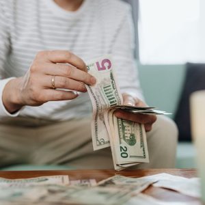 el-bcra-reglamento-el-credito-en-dolares-para-empresas-que-no-generan-divisas:-las-claves-y-la-letra-chica-de-la-normativa