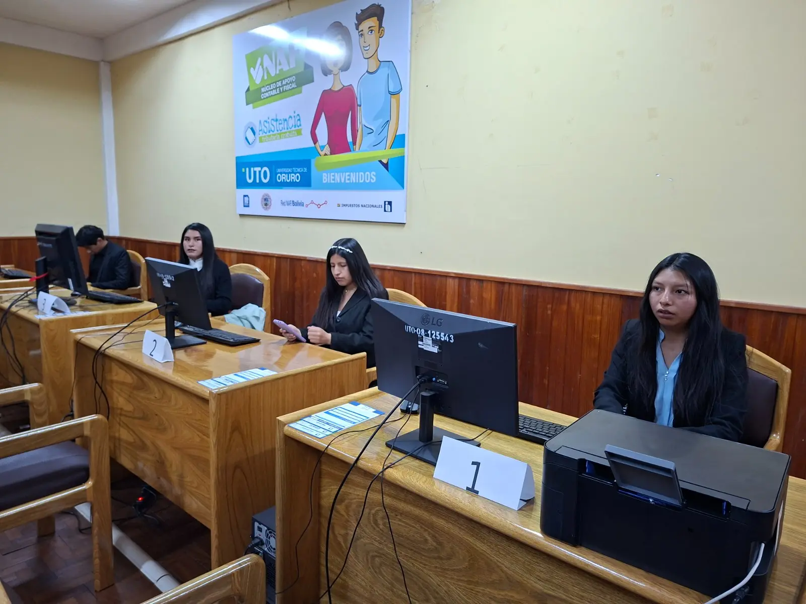 facilidad-de-tramites-y-asesoramiento-tributario-en-dos-zonas-estrategicas-de-santa-cruz