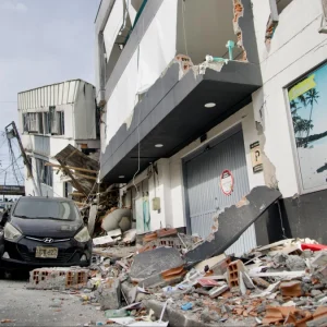 denuncian-que-funeraria-se-habria-quedado-con-millonaria-suma-de-la-indemnizacion-de-un-hombre-que-perdio-a-su-familia-en-el-terremoto:-‘una-trampa’