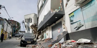 Denuncian que funeraria se habría quedado con millonaria suma de la indemnización de un hombre que perdió a su familia en el terremoto: ‘Una trampa’ denuncian-que-funeraria-se-habria-quedado-con-millonaria-suma-de-la-indemnizacion-de-un-hombre-que-perdio-a-su-familia-en-el-terremoto:-‘una-trampa’