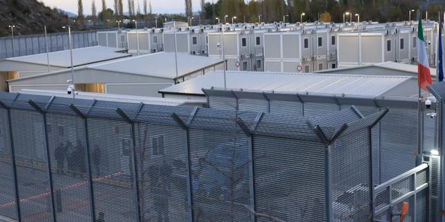 les-sites-de-detention-italiens-en-albanie-favorisent-des-atteintes-a-letat-de-droit,-accuse-amnesty-international
