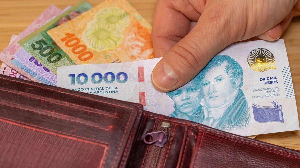 los-salarios-privados-registrados-no-levantan:-subieron-1,9%-en-junio-y-no-lograron-superar-a-la-inflacion