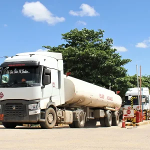 cisterneros-van-al-paro-el-lunes-por-pagos-pendientes-de-ypfb