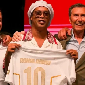 ronaldinho-sera-jugador-y-accionista-de-un-club-italiano