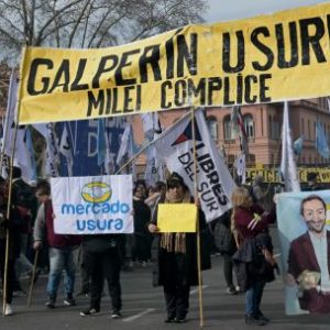 protesters-rally-in-buenos-aires-over-soaring-household-debt