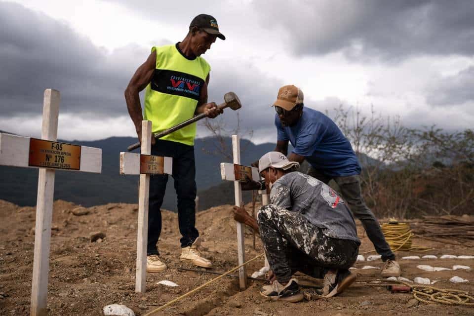sepultan-en-el-cementerio-la-esperanza-cuerpos-de-40-ninos-no-reclamados-en-la-guaira