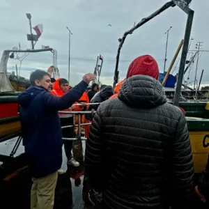 manouchehri-pide-al-gore-ayuda-economica-urgente-para-pescadores-golpeados-por-los-temporales