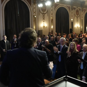milei-denies-argentines-cant-make-ends-meet-and-unemployment-is-soaring