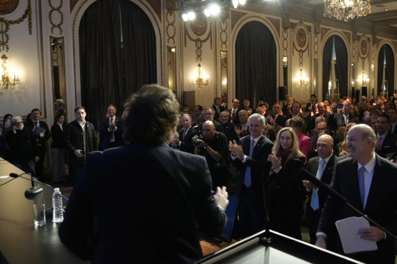 milei-denies-argentines-cant-make-ends-meet-and-unemployment-is-soaring