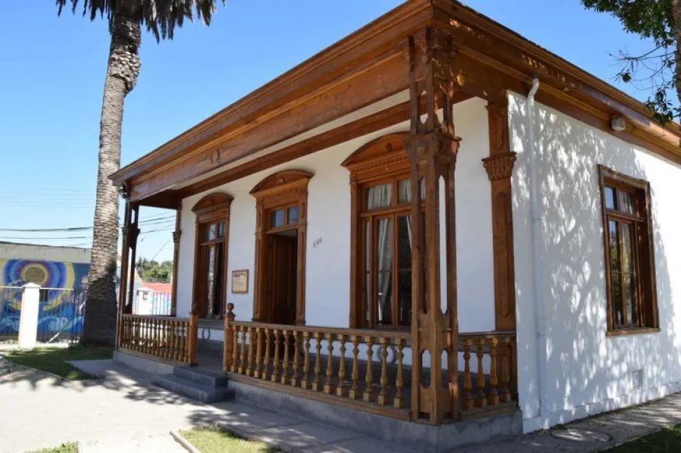 la-serena-celebra-a-gabriela-mistral-con-lanzamiento-de-antologia-y-conversatorio