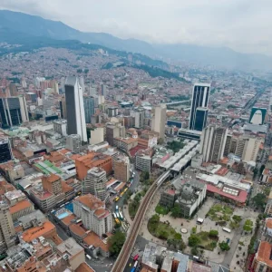 economia-de-antioquia-creceria-un-2,8-%-en-2026,-segun-proyecciones-de-la-camara-de-comercio-de-medellin:-estos-son-los-puntos-clave-del-estudio